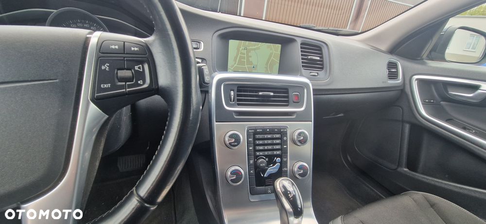 Volvo V60 D4 Drive-E Momentum - 19