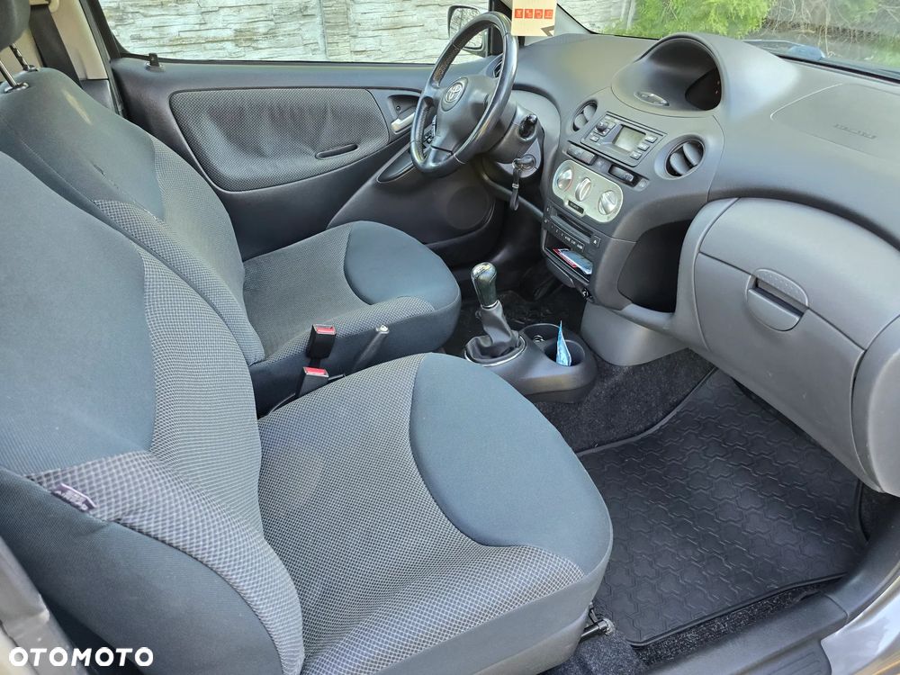 Toyota Yaris 1.4 D-4D - 5
