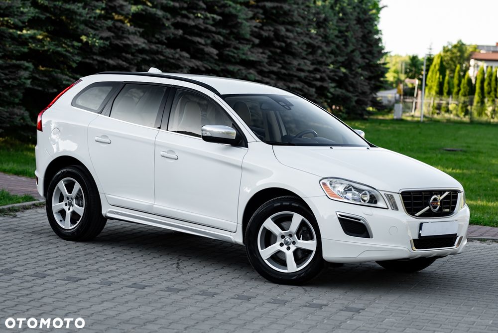 Volvo XC 60 D5 AWD Geartronic Momentum - 4
