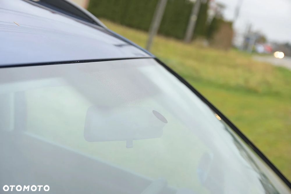 Volkswagen Touran - 37