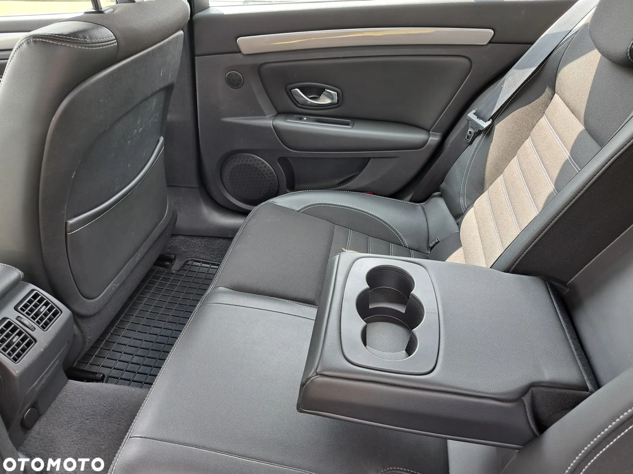 Renault Laguna dCi 110 FAP Limited - 19
