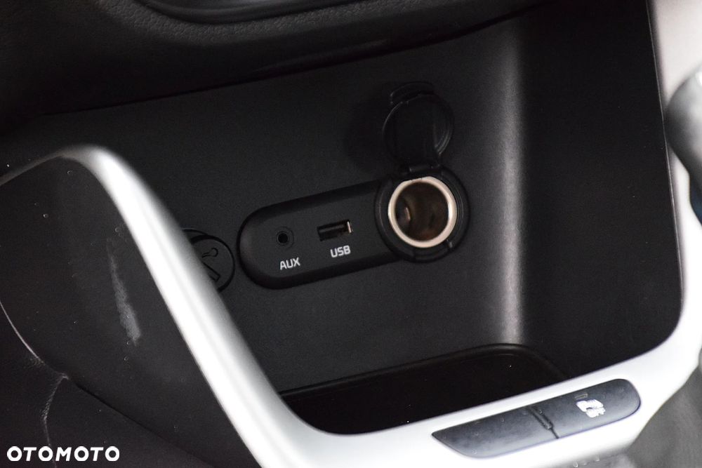 Kia Ceed 1.6 CRDi 128 Fifa World Cup Edition - 40