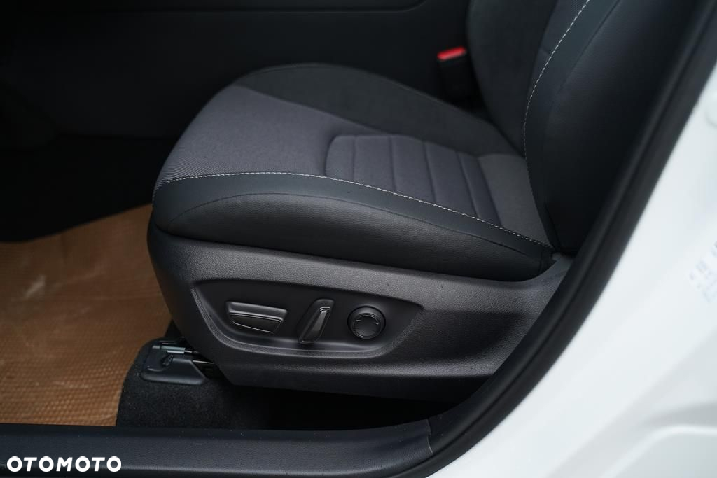 Toyota C-HR 2.0 Hybrid Dynamic Force Executive - 14