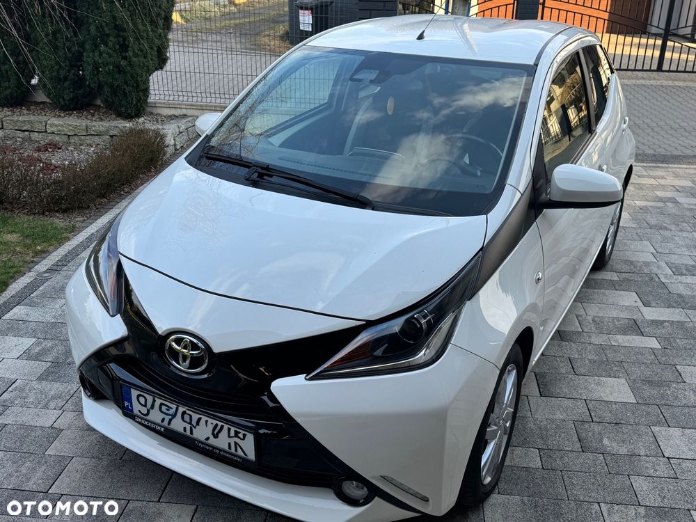 Toyota Aygo x-play Edition S+ - 1