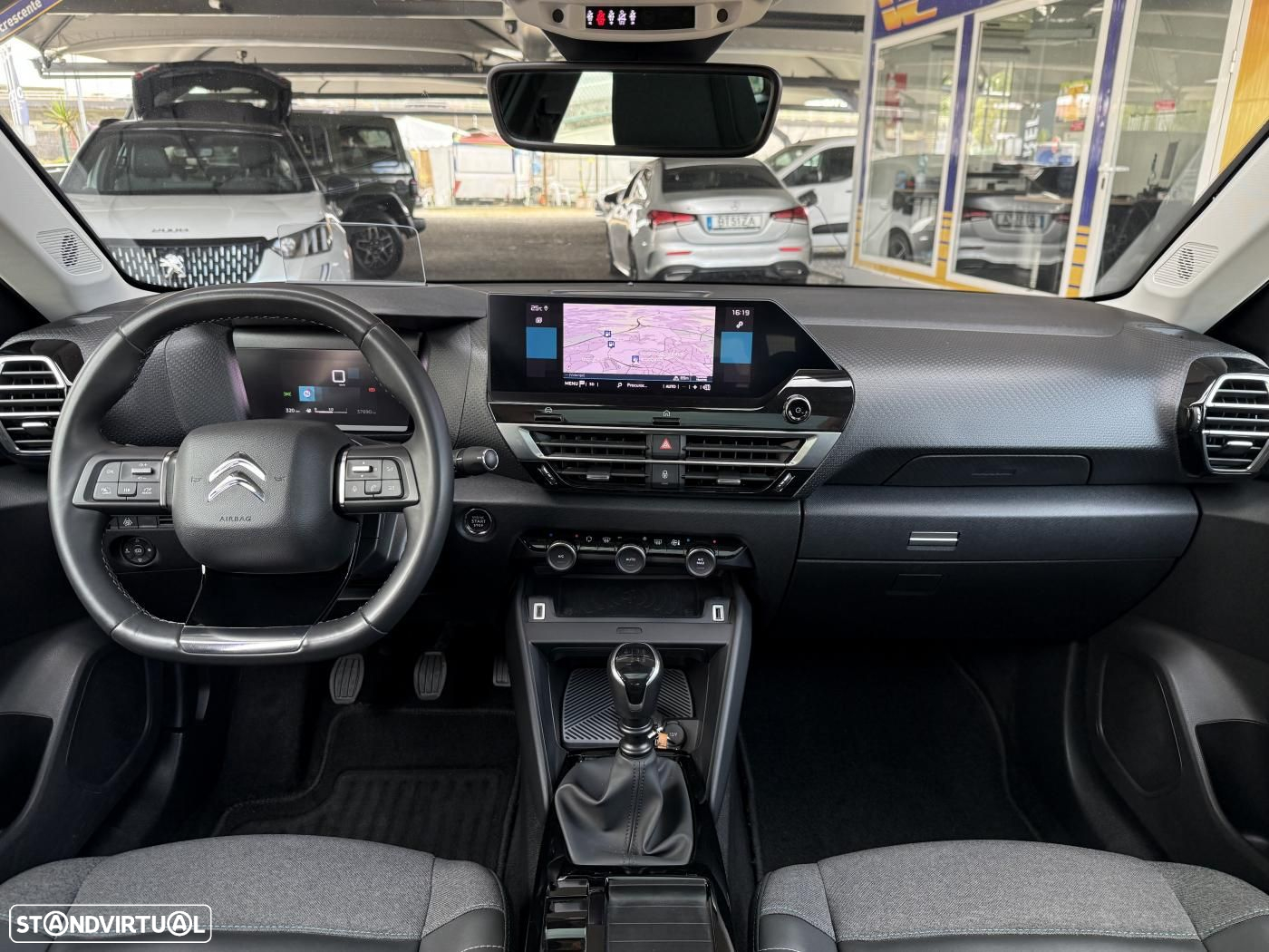 Citroën C4 1.2 PureTech Shine - 36