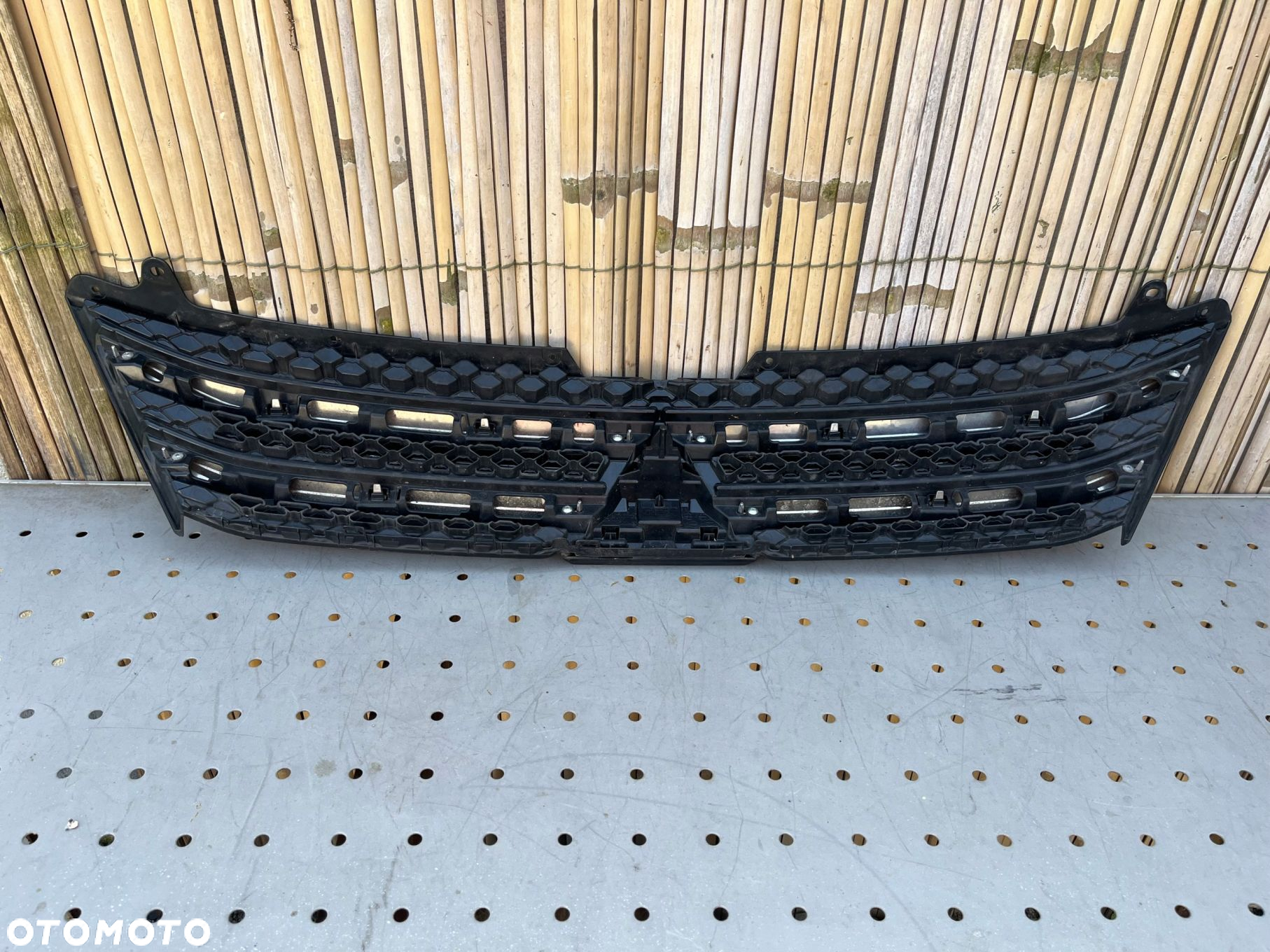 MITSUBISHI ECLIPSE CROSS ATRAPA GRILL - 3