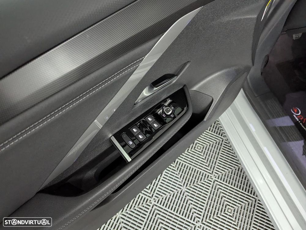 Opel Astra Sports Tourer 1.2 T GS - 17