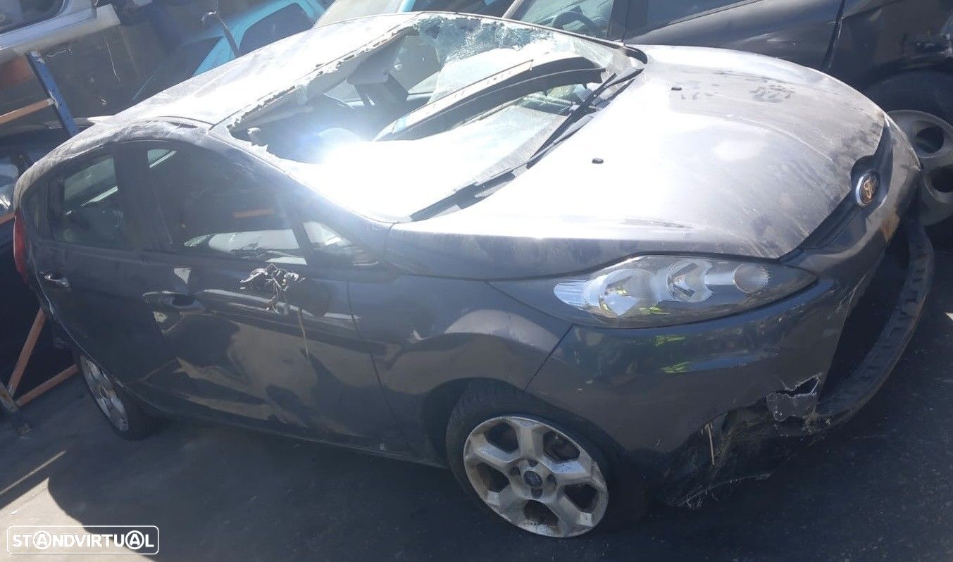 Ford Fiesta MK6 1.25i de 2010 disponível para peças - 1
