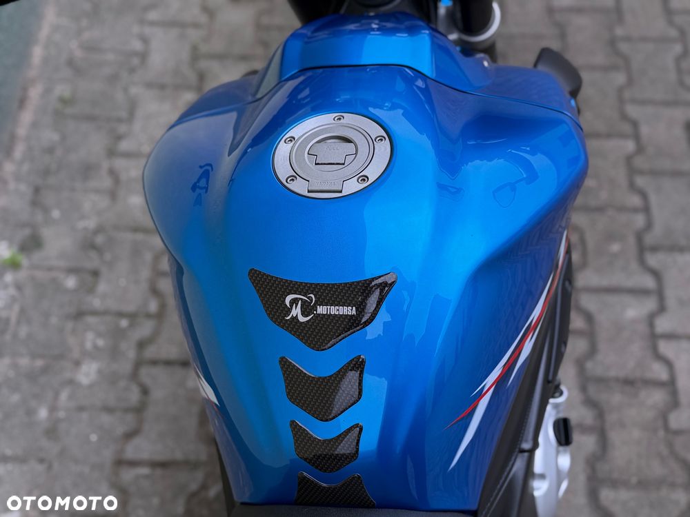 Yamaha FZ - 17