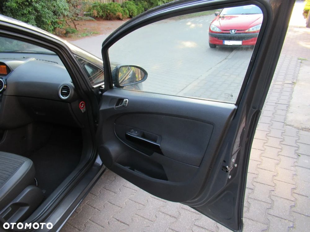 Opel Corsa 1.4 16V Energy - 34