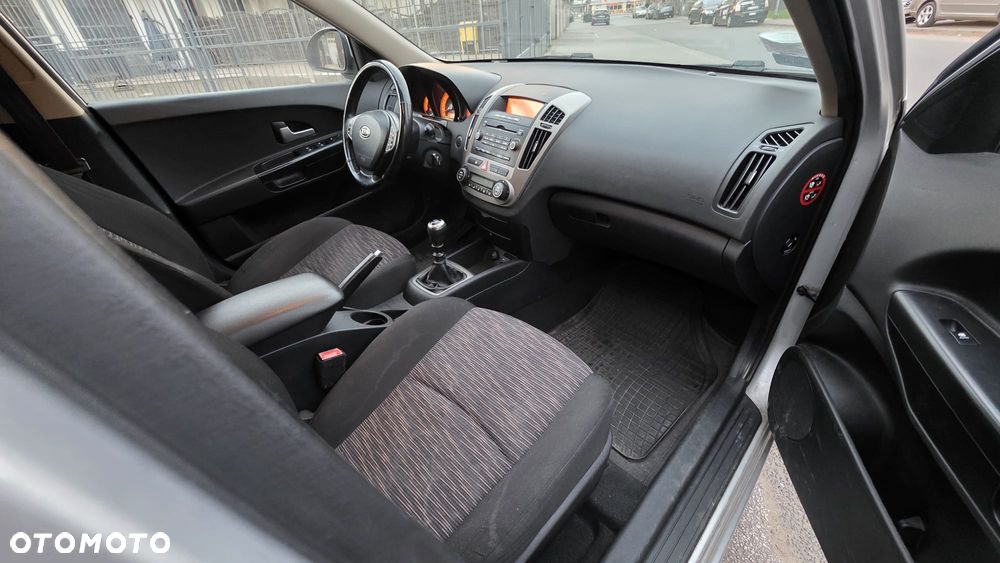 Kia Ceed 1.6 CRDi EX - 22