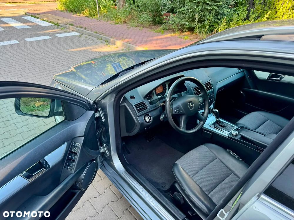 Mercedes-Benz Klasa C 320 CDI DPF 4Matic 7G-TRONIC Avantgarde - 13