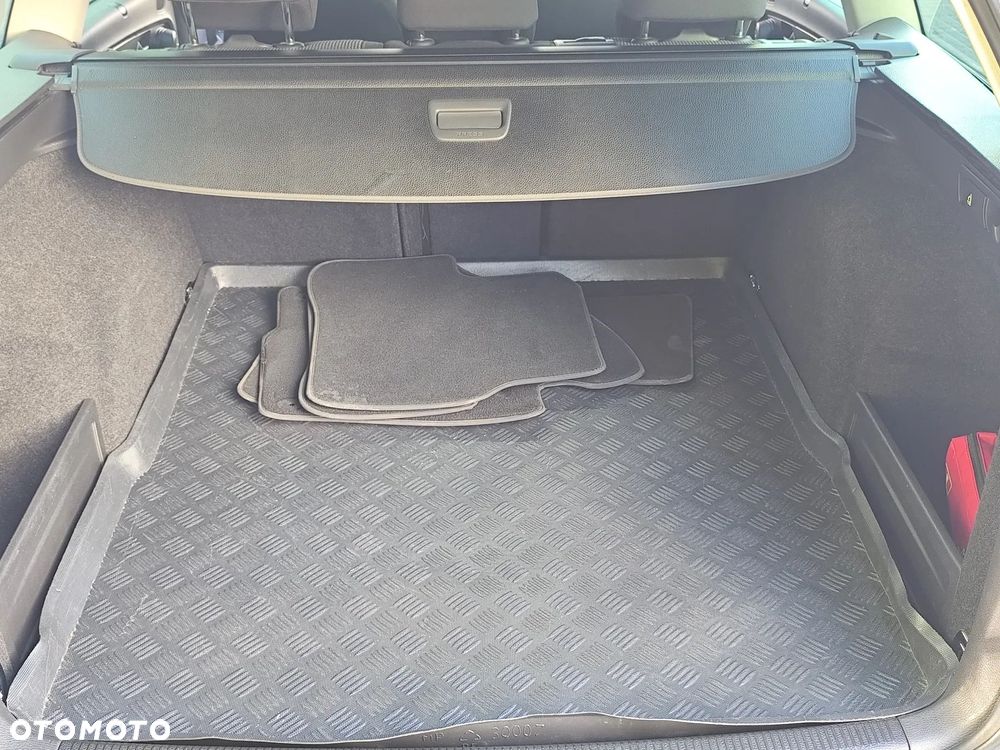 Volkswagen Passat - 28