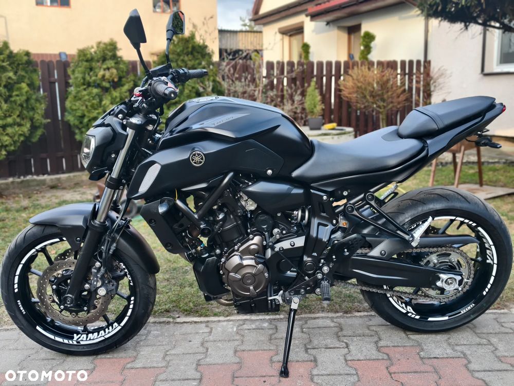Yamaha MT - 27