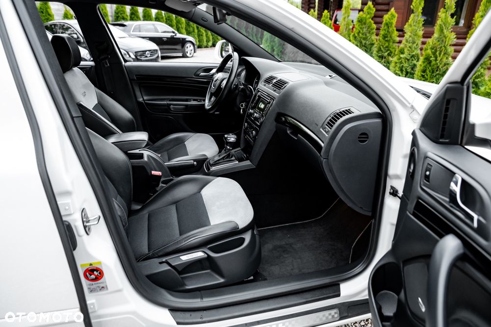 Skoda Octavia 2.0 TDI RS DSG - 24