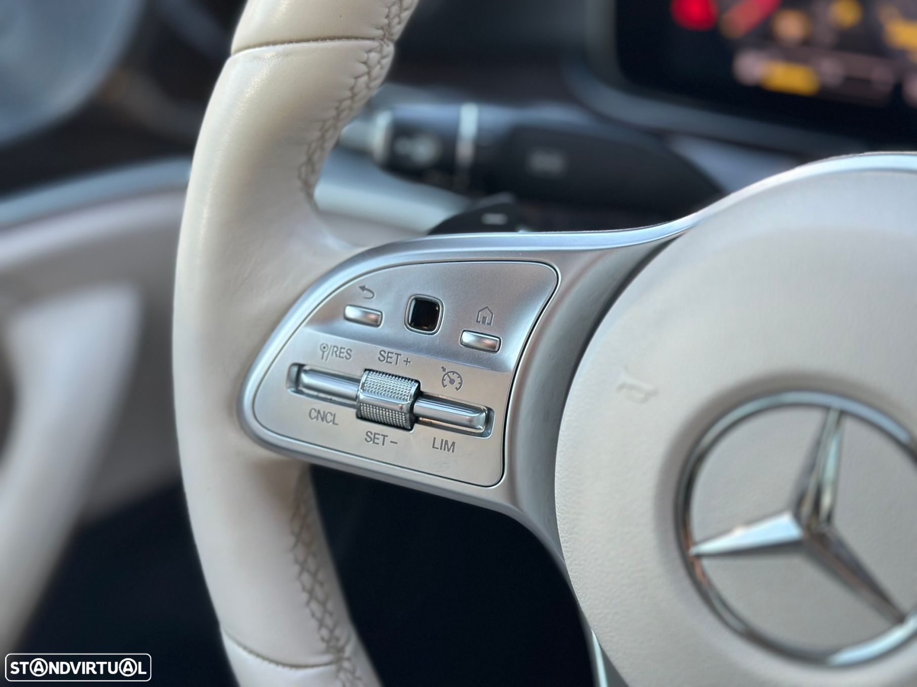 Mercedes-Benz CLS 350 d 4Matic AMG Line - 25