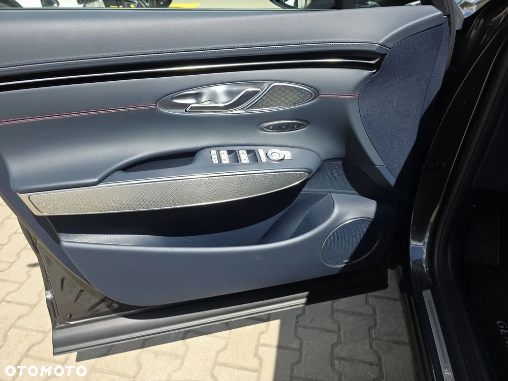Genesis GV70 - 11