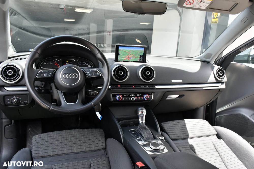 Audi A3 1.6 TDI S tronic Sport - 29