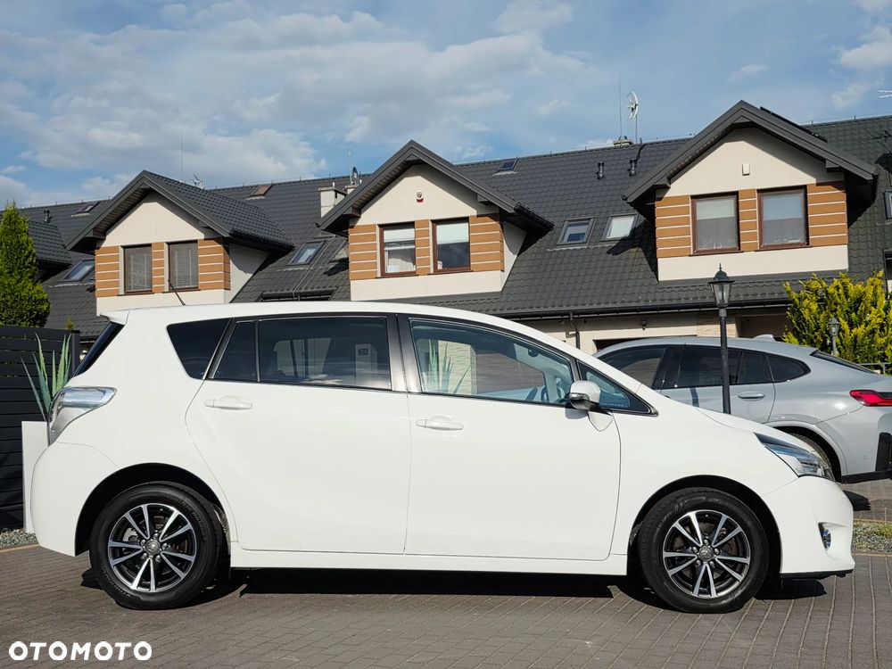 Toyota Verso 1.6 D-4D Premium - 11