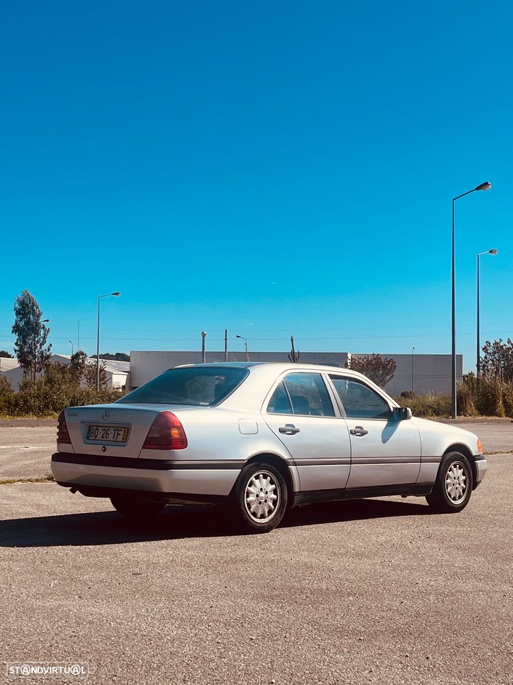 Mercedes-Benz C 220 D Elegance - 4