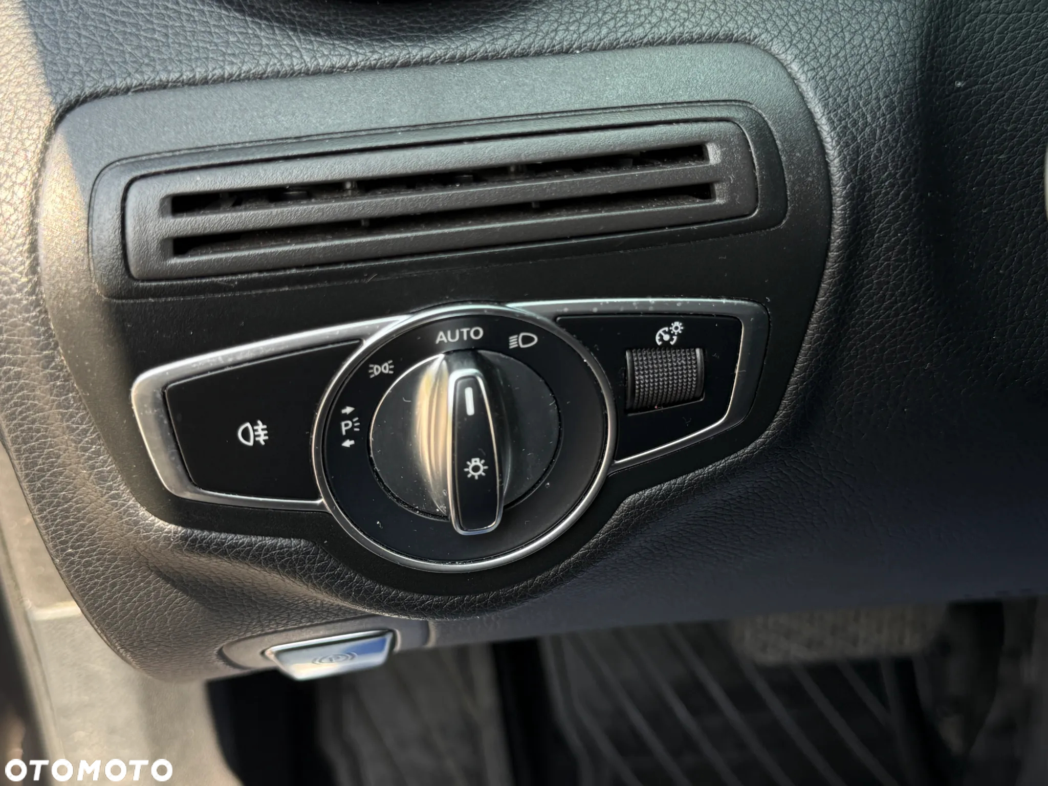 Mercedes-Benz Klasa C 200 9G-TRONIC - 33