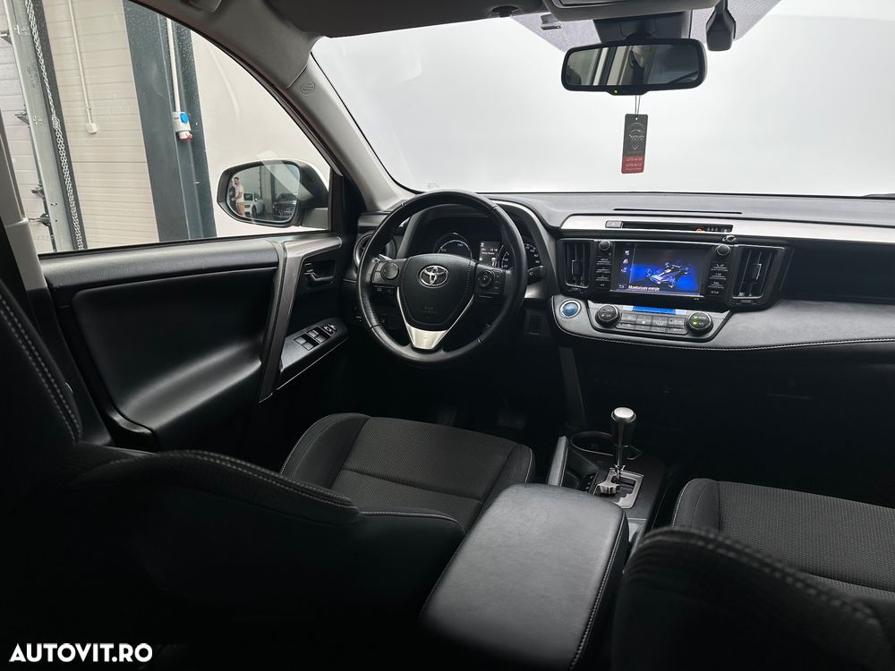 Toyota RAV4 - 29