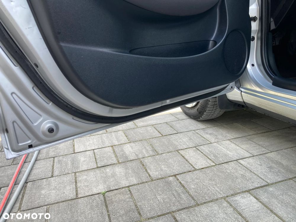 Hyundai i20 1.4 Automatik Comfort - 25