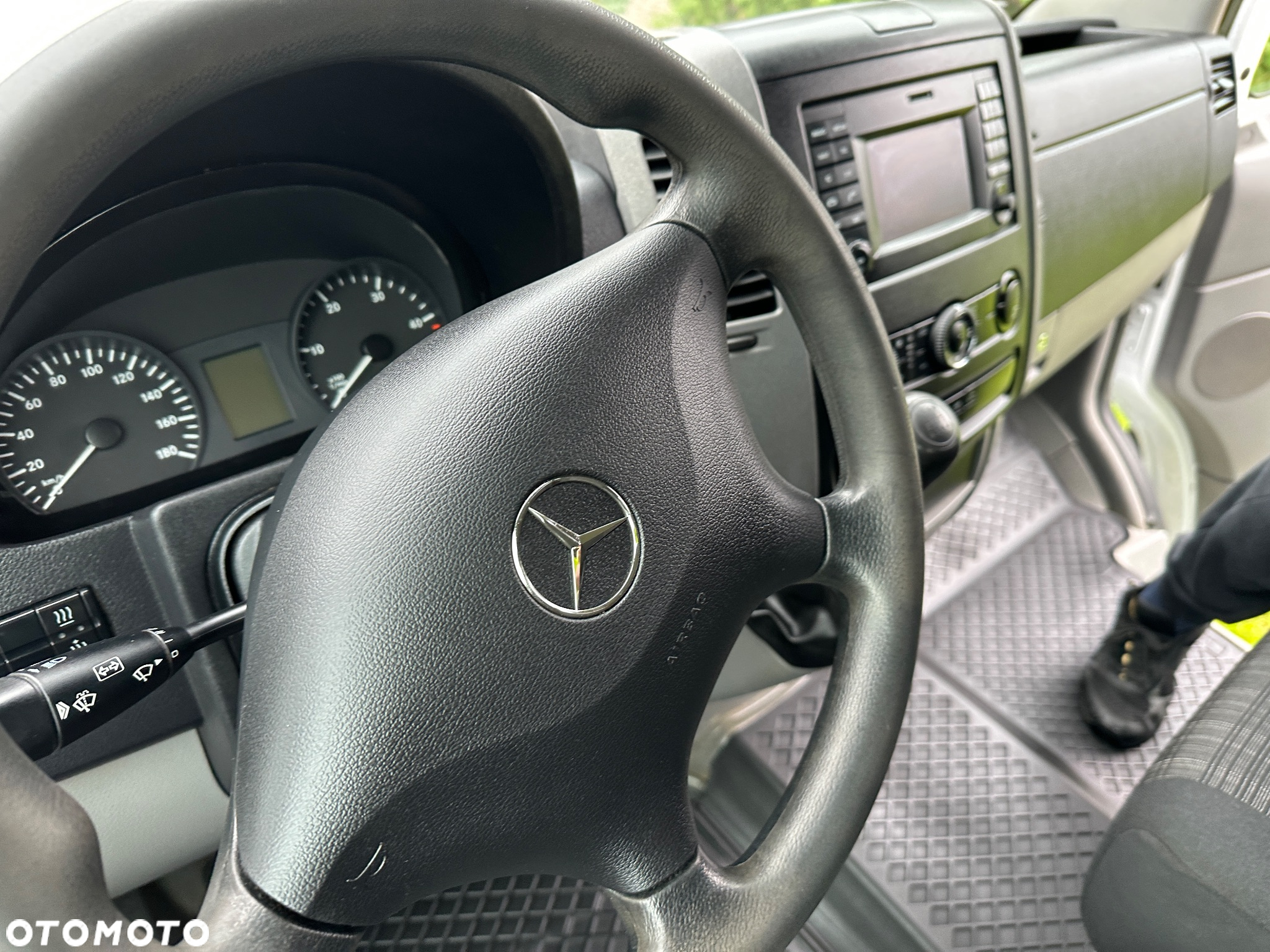 Mercedes-Benz Sprinter - 5