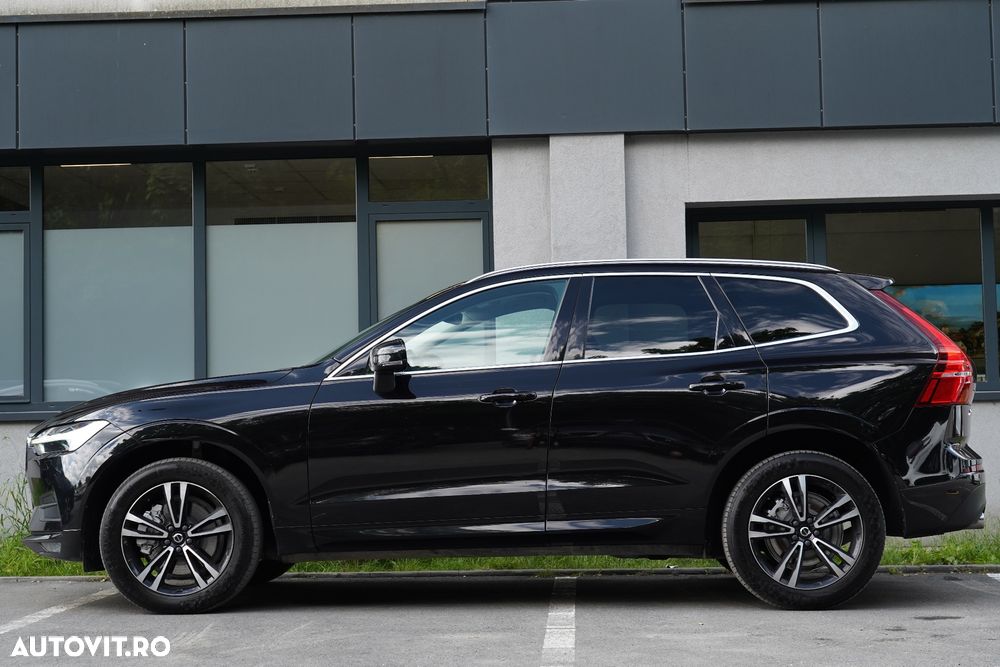 Volvo XC 60 B4 MHEV AT8 AWD Momentum Pro - 27