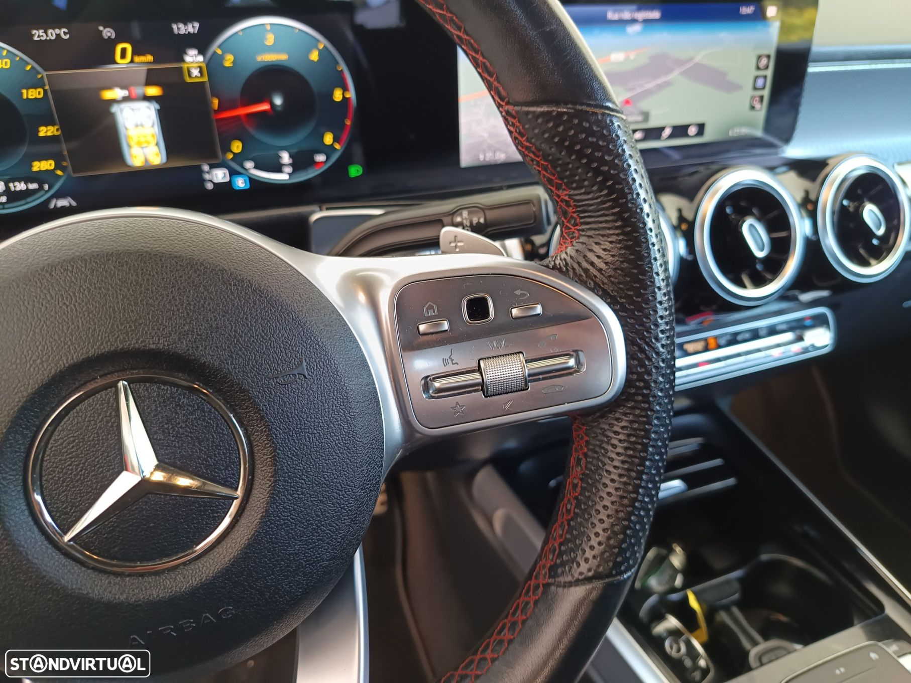 Mercedes-Benz GLB 200 d AMG Line - 17