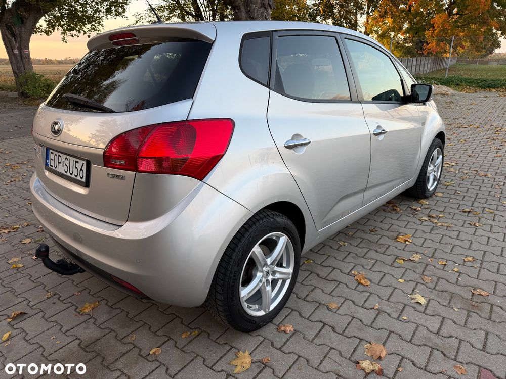 Kia Venga - 10