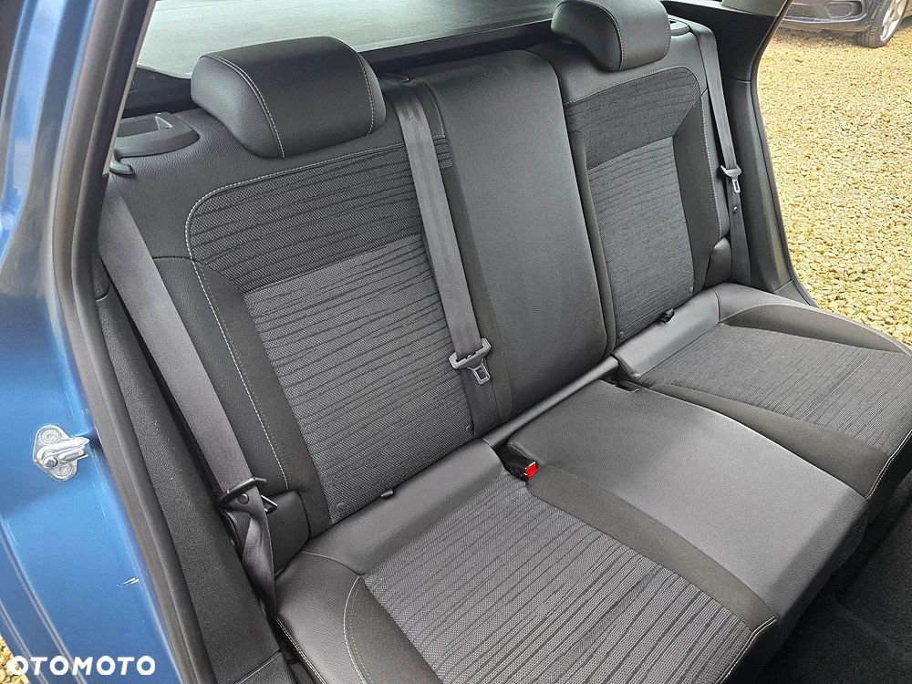 Opel Astra 1.4 Turbo Cosmo - 24