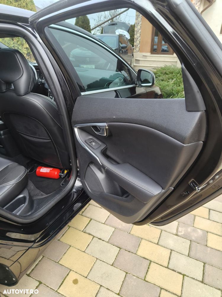 Volvo V40 T3 Geartronic RDesign - 18