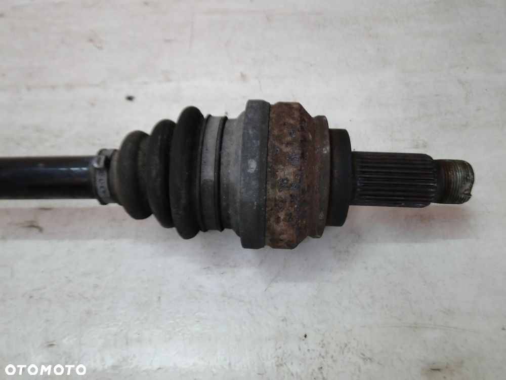 BMW 5 E60 E61 PÓŁOŚ PÓŁOŚKA PRAWA TYŁ TYLNA 2.0D - 2