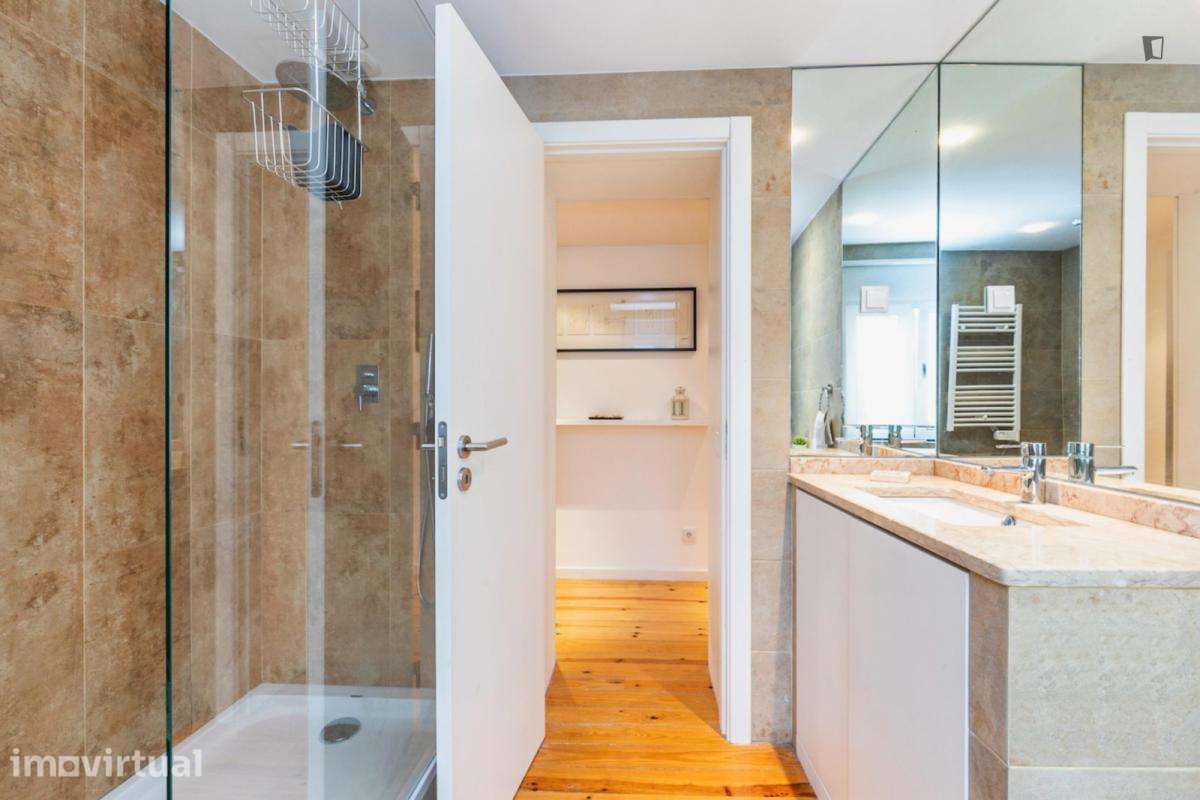 Apartamento com 1 quartos - localizado em São Bento Lisbon - Grande imagem: 3/12