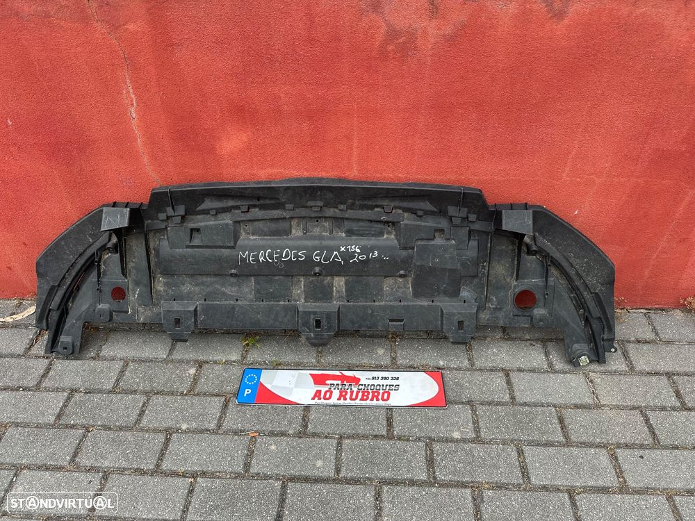 Base inferior parachoque Mercedes GLa 2013 - 1