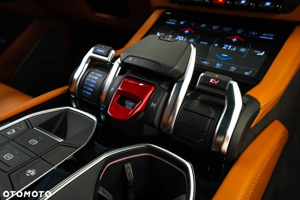 Lamborghini Urus - 17