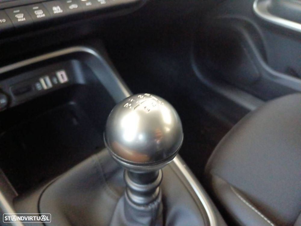 Jeep Avenger 1.2 GSE T3 Altitude - 21