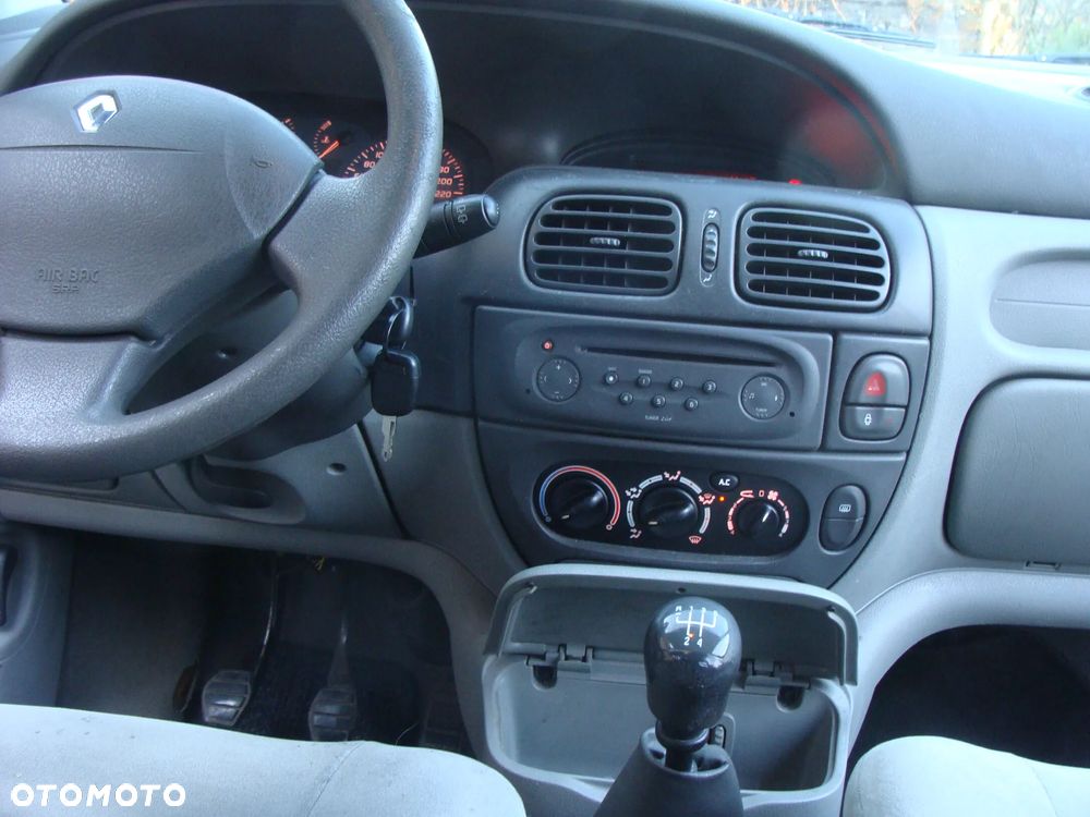Renault Scenic 1.6 16V Privilege - 5