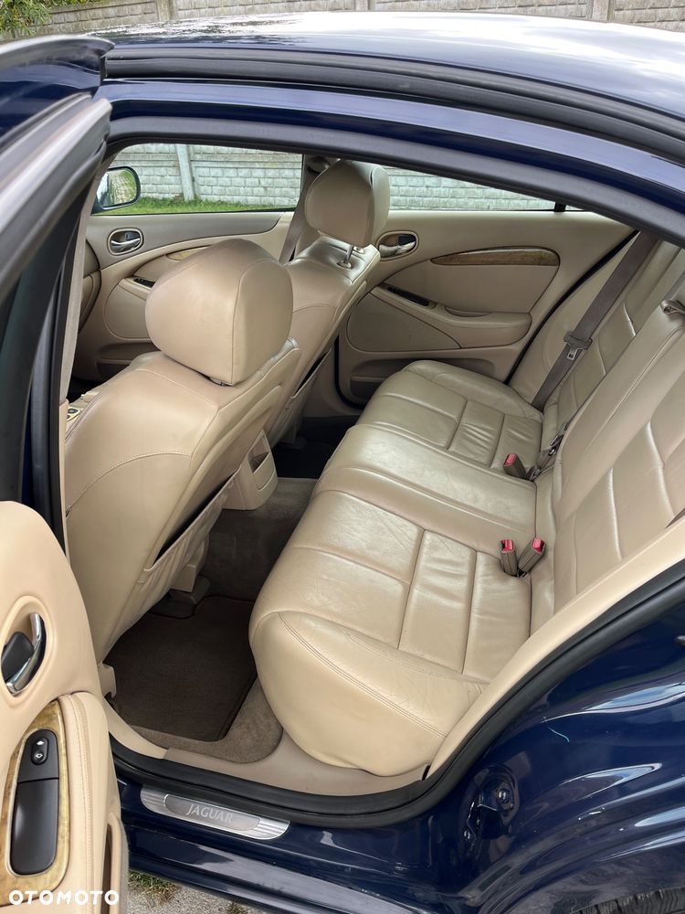 Jaguar S-Type 4.0 V8 - 9