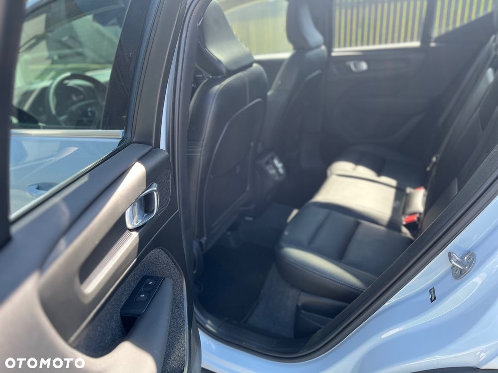 Volvo XC 40 B5 B AWD Ultimate Bright - 28