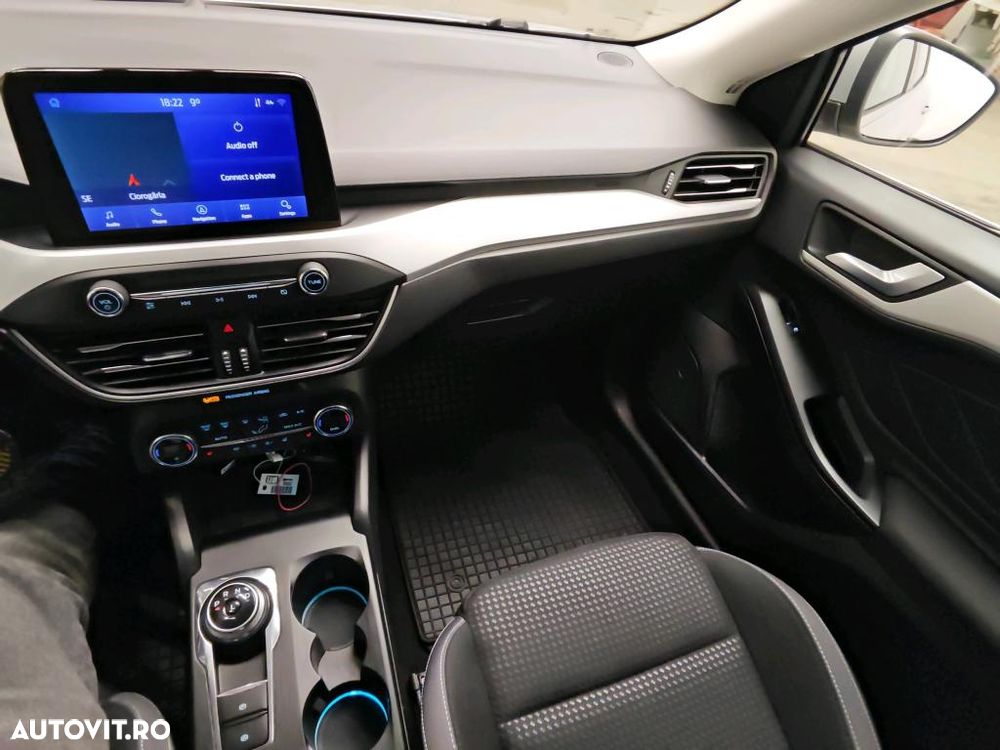 Ford Focus 1.0 EcoBoost Hybrid Aut. COOL&CONNECT - 6
