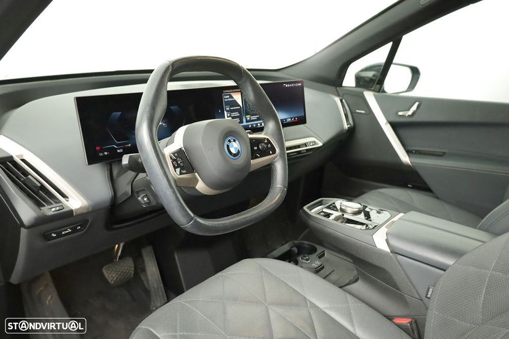 BMW iX xDrive 40 - 8