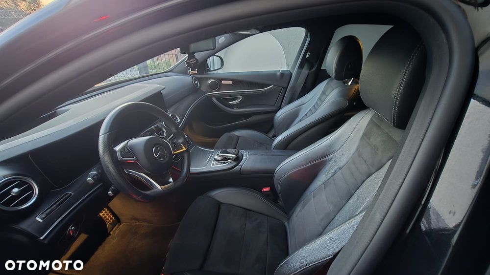Mercedes-Benz Klasa E 220 d 4-Matic 9G-TRONIC - 3