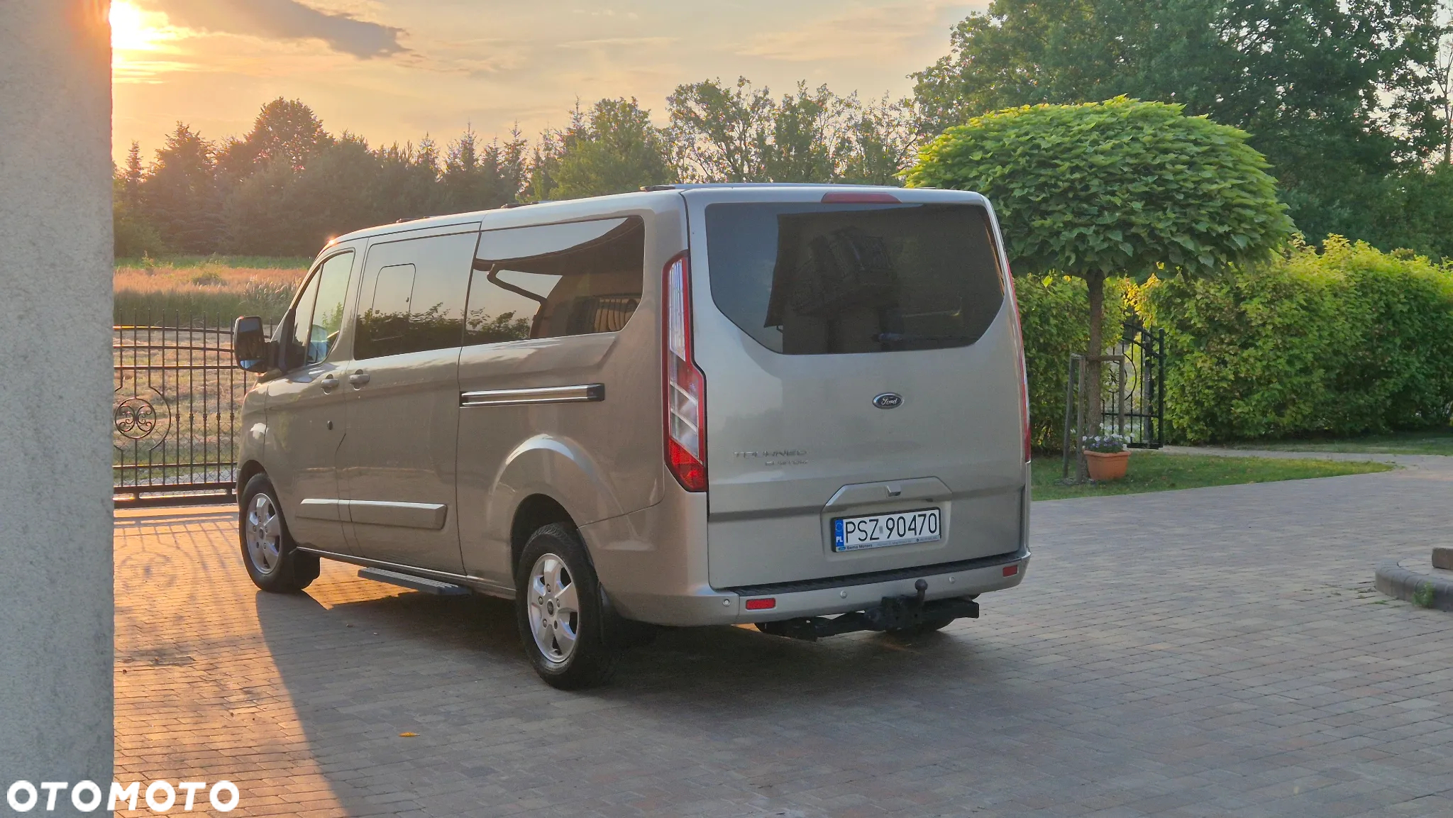 Ford Tourneo Custom - 35