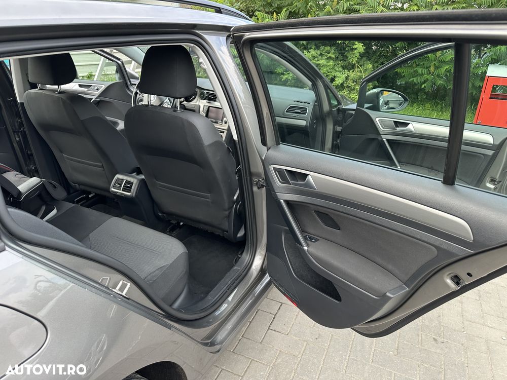 Volkswagen Golf - 17