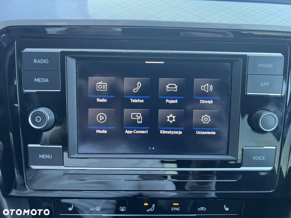 Volkswagen Passat - 13