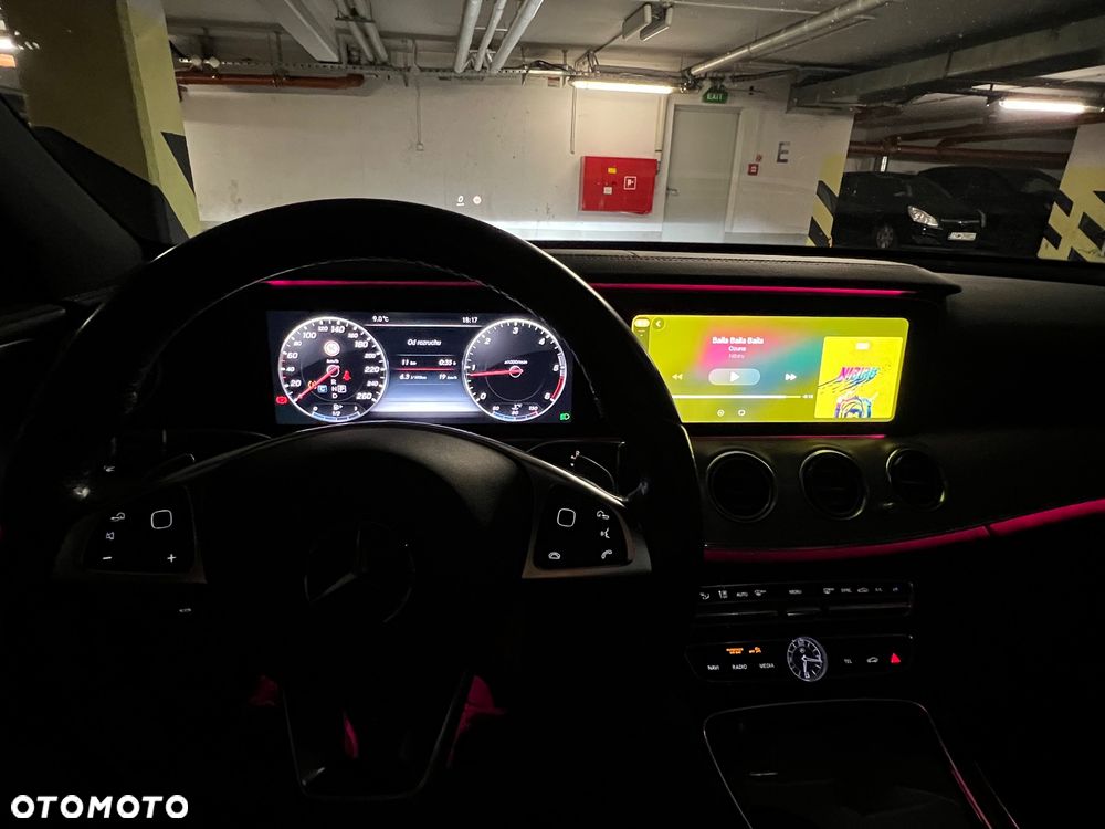 Mercedes-Benz Klasa E 220 d 9G-TRONIC - 23