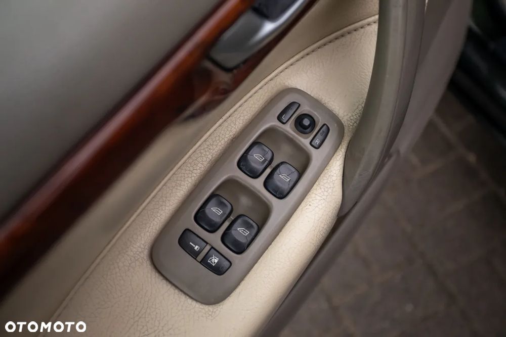 Volvo V70 2.4D5 Summum - 23