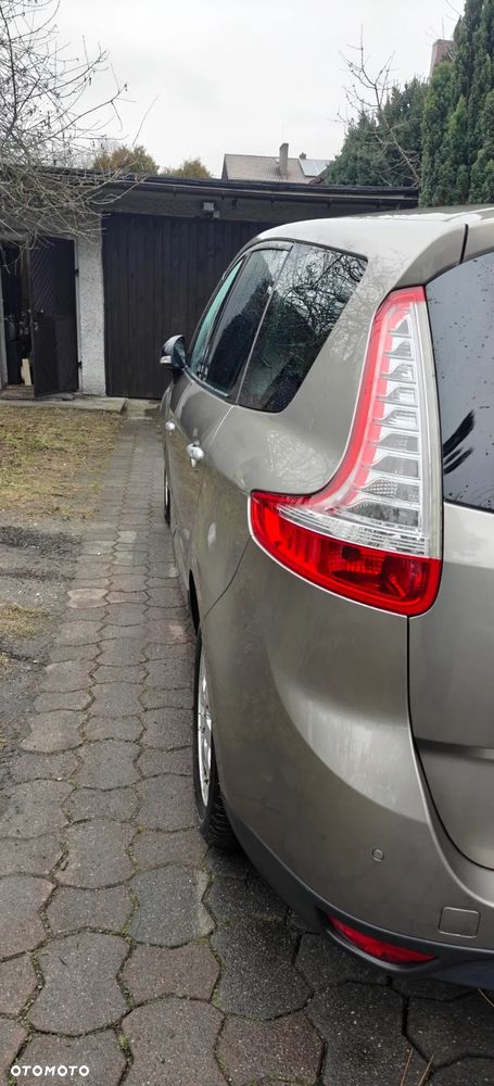 Renault Scenic 1.9 dCi Privilege - 9